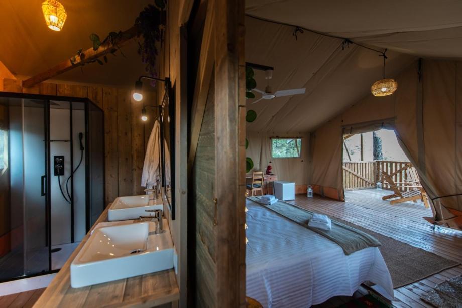 Hostal La Salut De Terrades エクステリア 写真